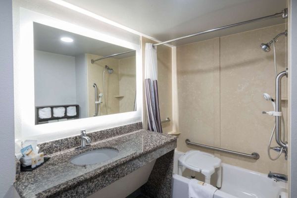 La Quinta Inns and Suites Clarksville